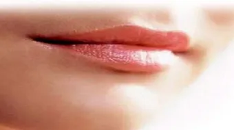 كيف أجعل شفاهي حمراء دائماً