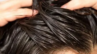 كيف أنظف شعري من القشرة