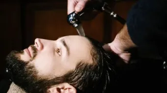 كيف أنظف فروة رأسي