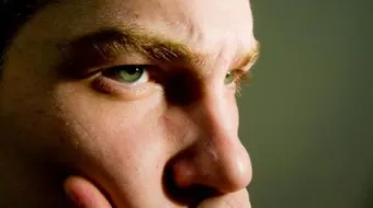 كيف أتحكم بتعابير وجهي