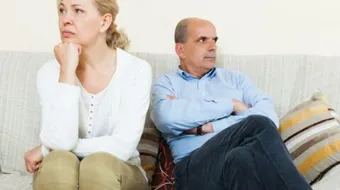 كيف أتعامل مع بخل زوجي