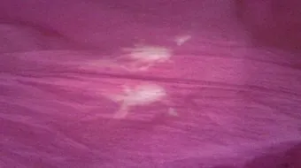 كيف أتخلص من بقع الكلور على الملابس