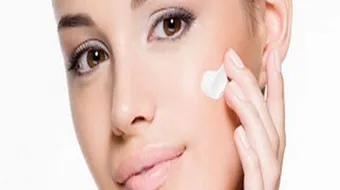 كيف أتخلص من البقع الحمراء على الوجه