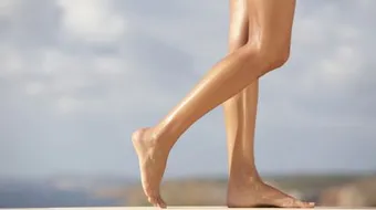 كيف أخفي مسامات الساق