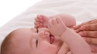 كيف أعرف أن طفلي شبع من الرضاعة