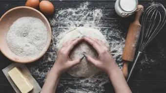 كيف أتعلم إعداد الحلويات