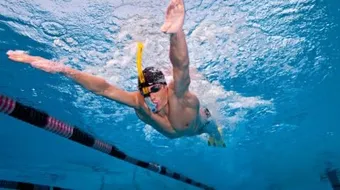 كيف أتعلم السباحة