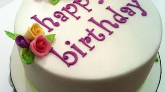 كيف أعمل كيكة عيد ميلاد