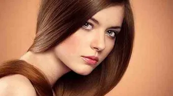 كيف أجعل شعري ناعماً ومفروداً