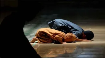كيف أجعل ابني يصلي