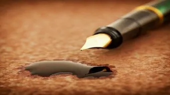 كيف أزيل بقع الحبر عن الملابس