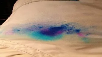 كيف أزيل بقع الحبر من الملابس