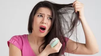 كيف أعالج سقوط الشعر