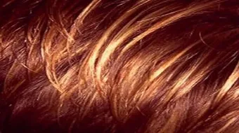 كيف أعالج شعري بعد سحب اللون