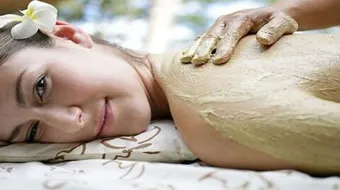 كيف أستخدم مقشر الجسم في المنزل