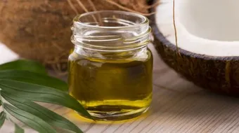 كيف أستعمل زيت جوز الهند للشعر