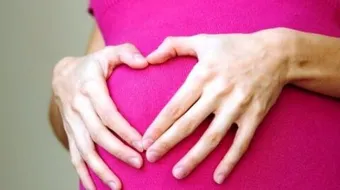 كيف تحس الأم بنبض الجنين