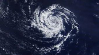 كيف تتكون الأعاصير