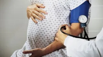 كيف يبدأ المخاض