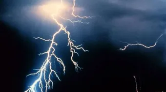 كيف يتكون البرق والرعد
