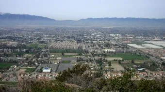 كم عدد سكان كاليفورنيا