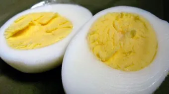 كم سعراً حرارياً في البيضة المسلوقة