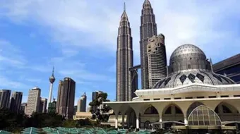 كم عدد سكان ماليزيا