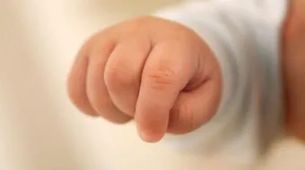 كيف يولد الطفل طبيعيا