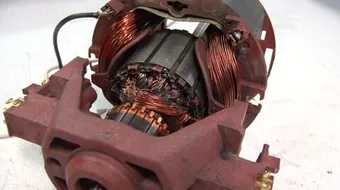 كيف يعمل المحرك الكهربائي