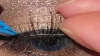 طريقة تركيب الرموش