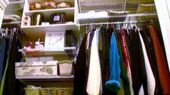 كيف أرتب الملابس في الخزانة