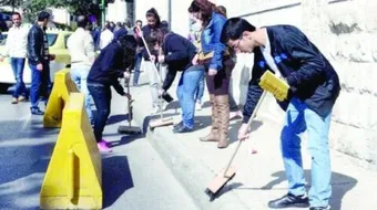 كيف تكون خدمة الوطن