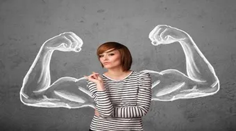 كيف أصبح امرأة قوية