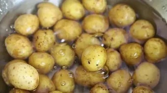 كيف نسلق البطاطا