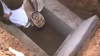 كيف يدفن الشهيد