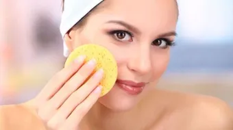 كيفية العناية اليومية بالوجه