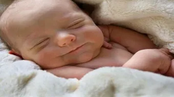 كيفية رعاية الطفل حديث الولادة