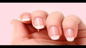 طريقة العناية بالأظافر وتطويلها