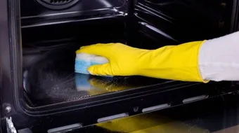 طريقة تنظيف صينية الفرن