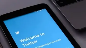 طريقة مسح البحث في تويتر