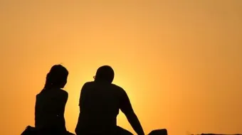 كيف تواسي شخصاً حزيناً