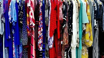 طريقة تنسيق الملابس