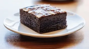 طريقة تزيين تورتة مستطيلة