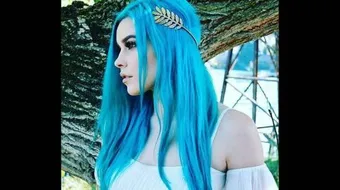 طريقة صبغ الشعر باللون الأزرق