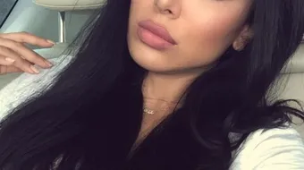 طريقة صبغ الشعر بالحناء باللون الأسود