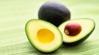 كيف تؤكل فاكهة الأفوكادو