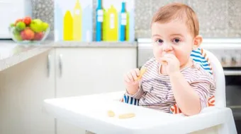 كيف أطعم طفلي الرضيع