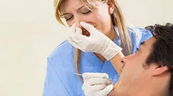 كيف تتخلص من رائحة الفم الكريهة نهائياً