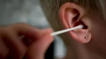 كيفية التخلص من شمع الاذن