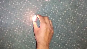 كيفية التخلص من بقع المناكير على الملابس